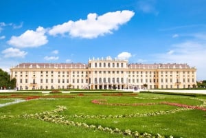 Vienna: Skip-the-Line Schonbrunn Palace Private Tour