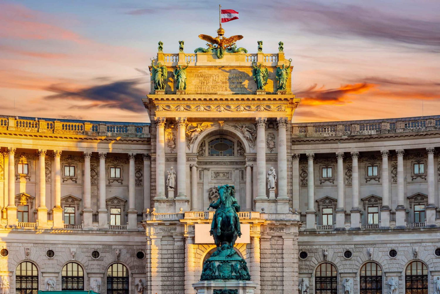 Vienna: tour con salta la fila del Museo di Sisi, dell'Hofburg e dei giardini