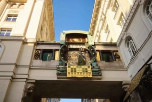 Vienna City/Old Town -ääniralli, jonka on järjestänyt yksityisetsivä Sir Peter Morgan.