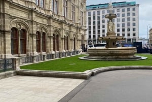 Vienna: State Opera and Music History Tour with Entry Ticket