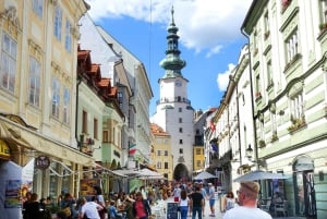 Vienna to Bratislava: City Tour with Lunch or Tasting