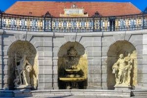 Wien till Schloss Hof Hoppa över kön Privat tur & transport