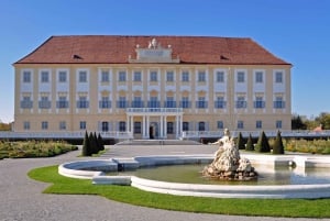 Wien till Schloss Hof Hoppa över kön Privat tur & transport