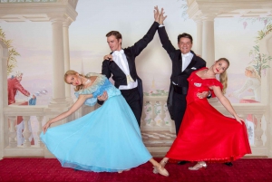 Vienna: Traditional Dinner Show at the Wiener Rathauskeller