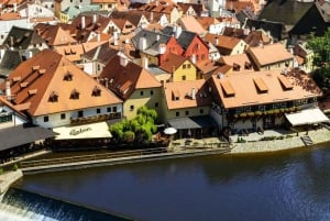 Vienna: Transfer to Prague via fabulous Cesky Krumlov