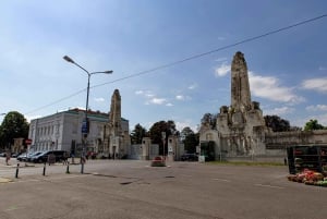 Vienna: Vienna Central Cemetery a guided walking tour through history