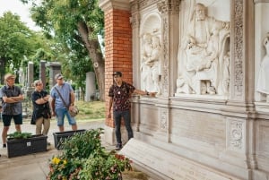 Viena: tour guiado a pie por el cementerio central de Viena