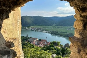 Wien: Wachau-dalen: Privat kajak- og vinudflugt