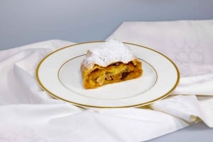 Vienna: Wiener Schnitzel and Strudel Cooking Class