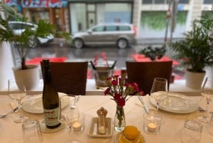 Vienna: Wiener Schnitzel and Strudel Cooking Class