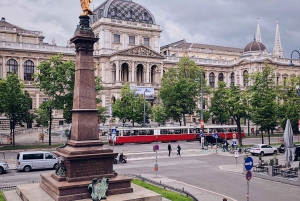 Vienna: Instagram Photo Walking Tour with Instant Camera
