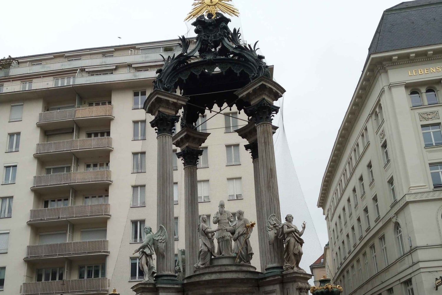 Vienna: tour sul percorso storico dell'albero di Natale
