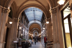 Vienna: tour sul percorso storico dell'albero di Natale