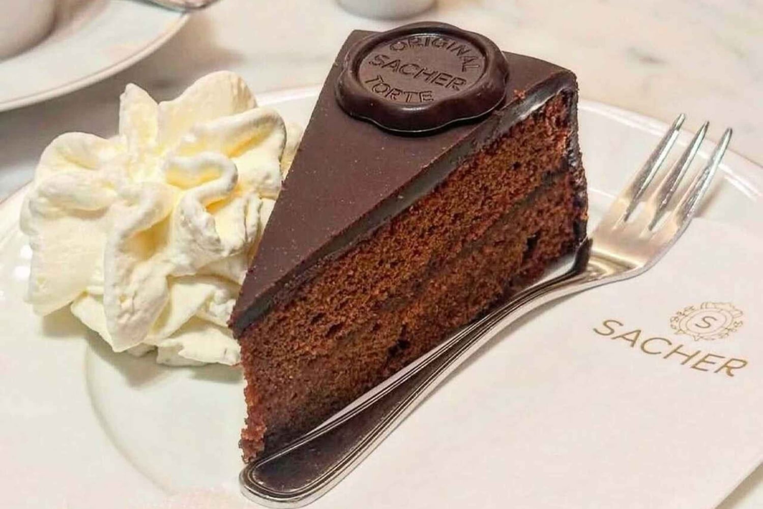 Votre assistant local personnel pour des expériences authentiques