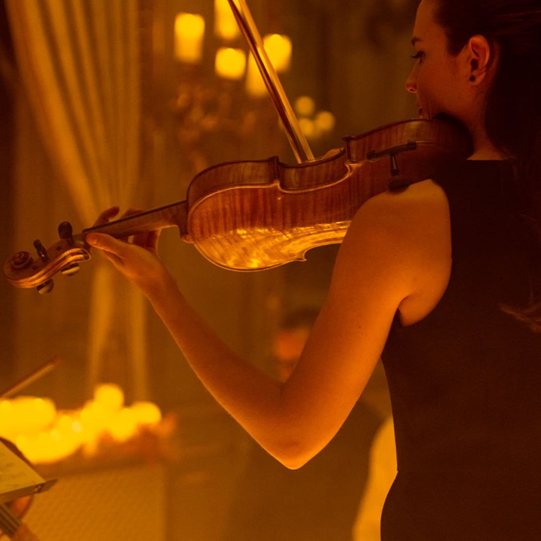 Candlelight: Una Serata Da Brivido Piena di Classici di Halloween