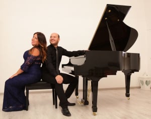 Konsert med Piano Four Hands Classical - Veneziani-Valluzzi Piano Duo