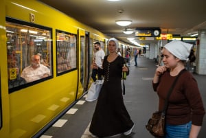 The Award-Nominated Comedy 'Wenches!' Comes To Vienna