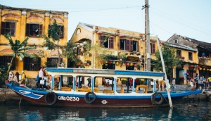 Vietnamese pancake is made with the passion