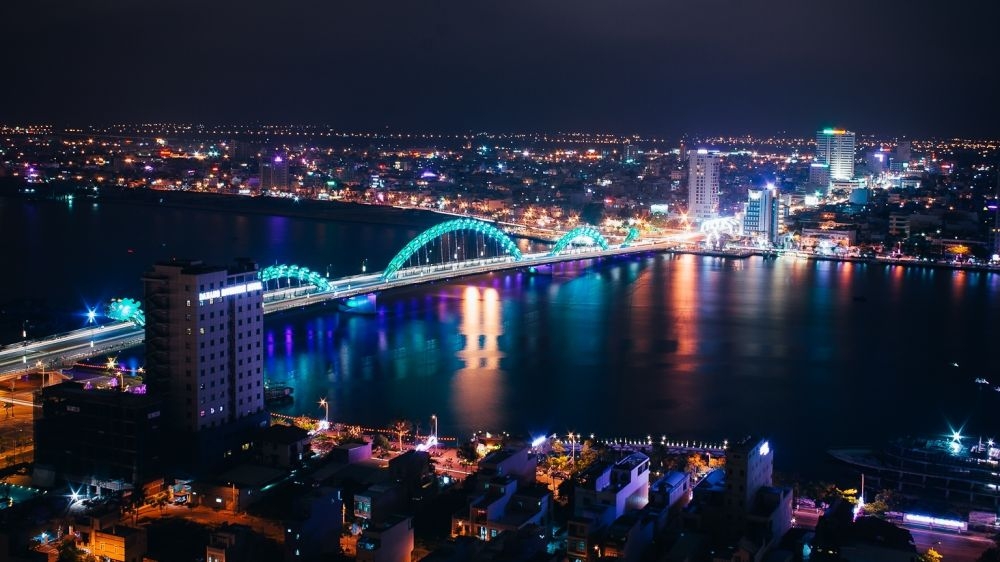 Dragon Bridge - City view at night