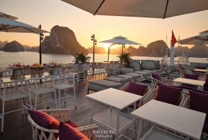 2-Tage: Halong Lan Ha Bay 5-Sterne-Kreuzfahrt mit Balkon und Badewanne