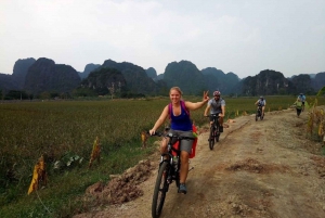 Ninh Binh - Hoa Lu - Tam Coc - Mua Caves & Buffet Lunch