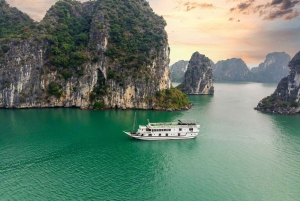 Fra Hanoi: 2-dagers omvisning med båt i Ha Long-bukten