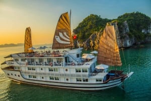 Vanuit Hanoi: 2-daagse Ha Long/Lan Ha Bay cruise met privékajuit