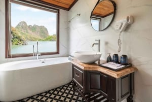2-dages: Halong Lan Ha Bay 5-stjernede krydstogter m/balkon og badekar