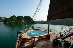 2-dages: Halong Lan Ha Bay 5-stjernede krydstogter m/balkon og badekar