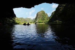 2 giorni: Hanoi - Ninh Binh - Crociera di lusso nella baia di Halong