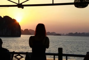 Croisière de luxe de 2 jours dans la baie de Bai Tu Long