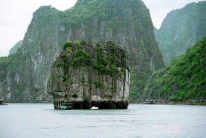 2 Days-1 Night Bai Tu Long Bay Cruise