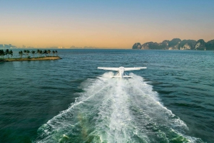 25 Minuten Rundflug in der Halong-Bucht mit dem Wasserflugzeug