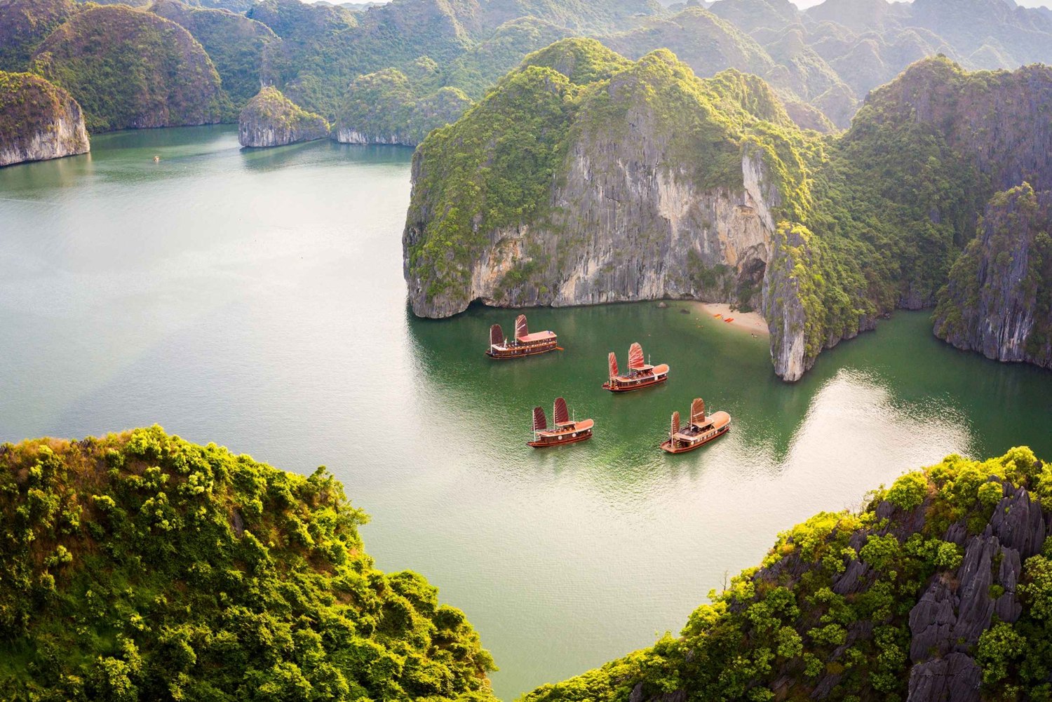 2-dagars tur : Lan Ha Bay - Cat Ba Island - Grottor - Kajakpaddling