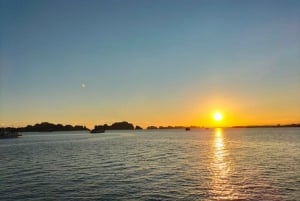 Crucero de 3 días y 2 noches por la bahía de Lan Ha de 5 estrellas