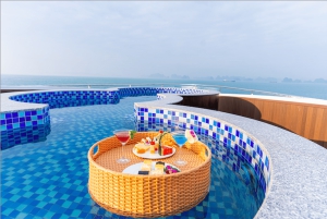 Vanuit Ha Long: Luxe Symphony Dagcruise met 2 Jacuzzi Zwembad