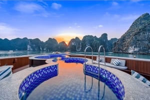 Vanuit Ha Long: Luxe Symphony Dagcruise met 2 Jacuzzi Zwembad