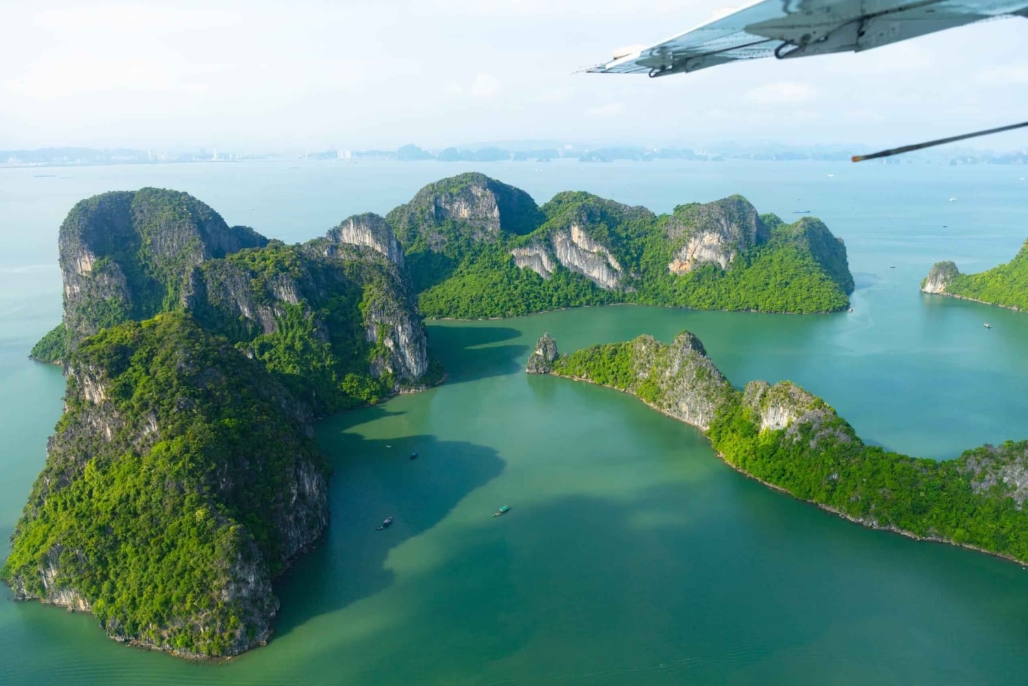 En fantasiflygning: Flygplansäventyr i Ha Long