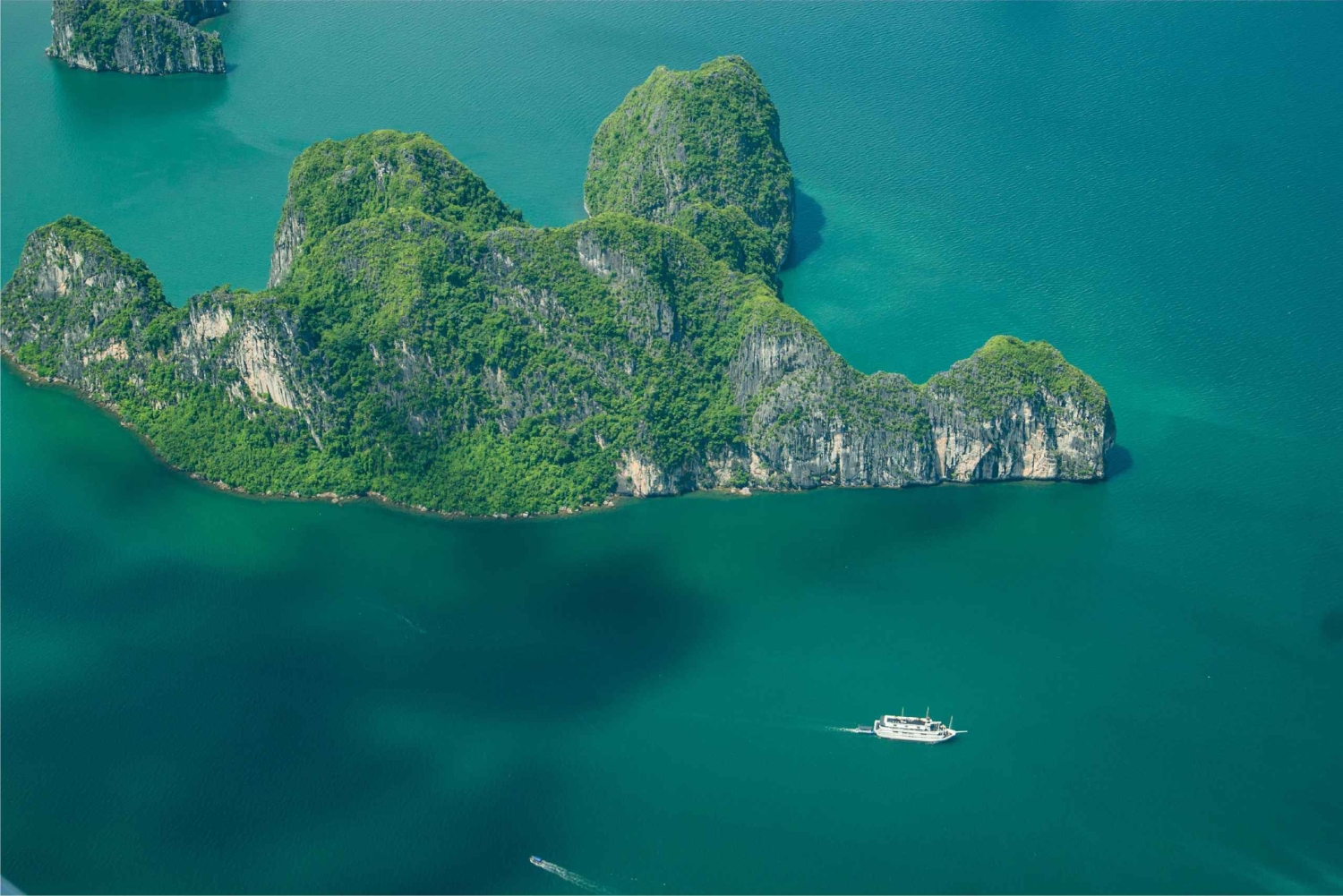 En fantasiflygning: Flygplansäventyr i Ha Long