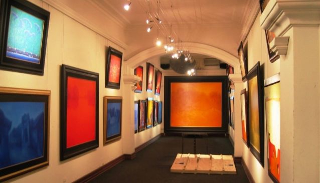Apricot Gallery