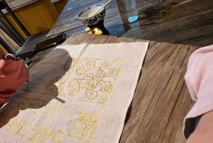 Batik tradicional de cera de abeja H'Mong