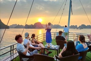 Vanuit Hanoi: Halong Bay deluxe cruise dagtrip