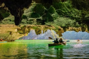 Cat Ba：ランハー・ハロン湾ボートツアー（カヤック、洞窟付き