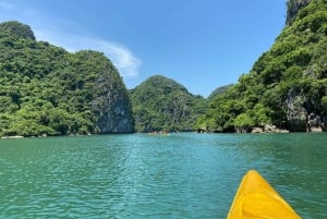 Cat Ba：ランハー・ハロン湾ボートツアー（カヤック、洞窟付き