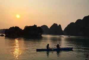 Impresionantes excursiones al atardecer en la bahía de Lan Ha 2024 desde la isla de Cat Ba