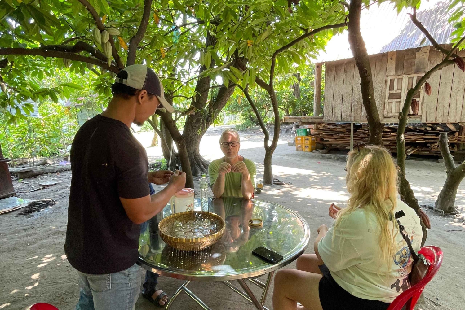 Buôn Ma Thuột: Von der Bohne zur Tafel – Kakaofarm- und Fabrikbesichtigung