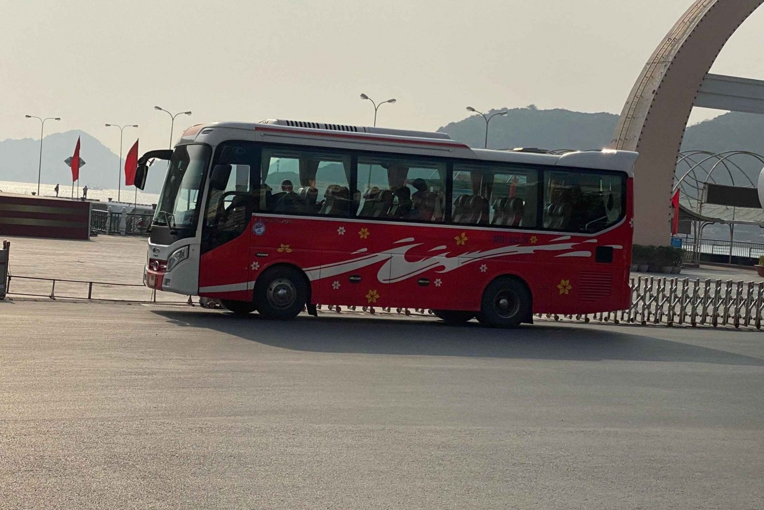 Bus Cat Ba nach Ha Noi (Sitzplatzbus + Schnellboot)