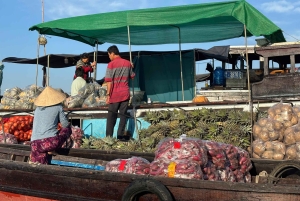 Can Tho: Floating Market, Cacao & Canals with French Guide