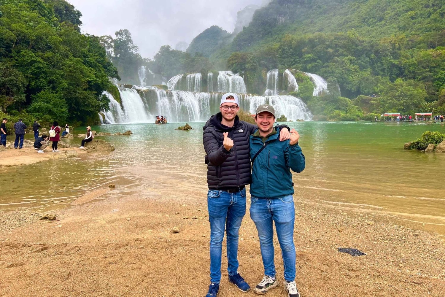Cao Bang - Rundtur - 4 dagar 3 nätter med lokal guide
