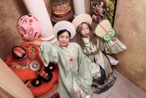 Captura momentos nostálgicos na cabine fotográfica de Hanói